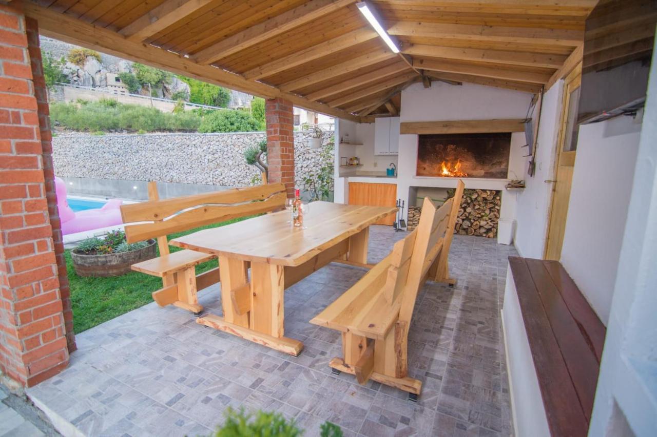 Village Holiday Apartman With Heated Pool Maslina Kostanje Esterno foto
