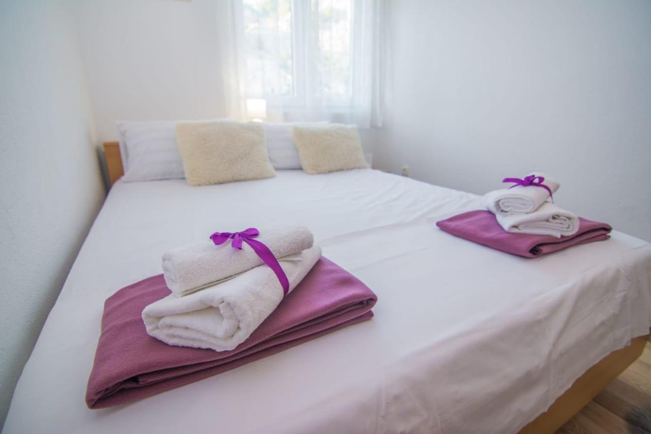 Village Holiday Apartman With Heated Pool Maslina Kostanje Esterno foto