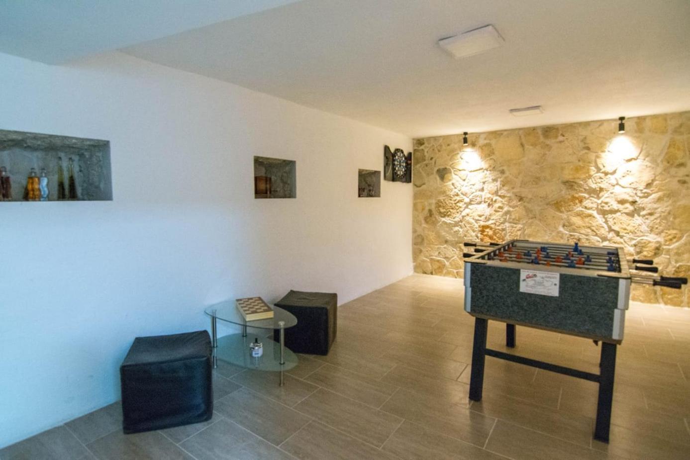 Village Holiday Apartman With Heated Pool Maslina Kostanje Esterno foto