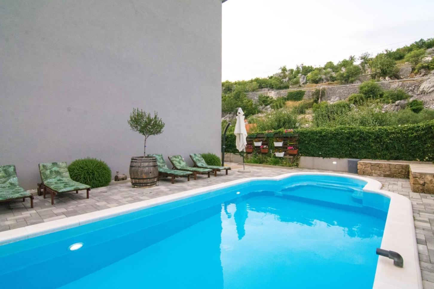 Village Holiday Apartman With Heated Pool Maslina Kostanje Esterno foto